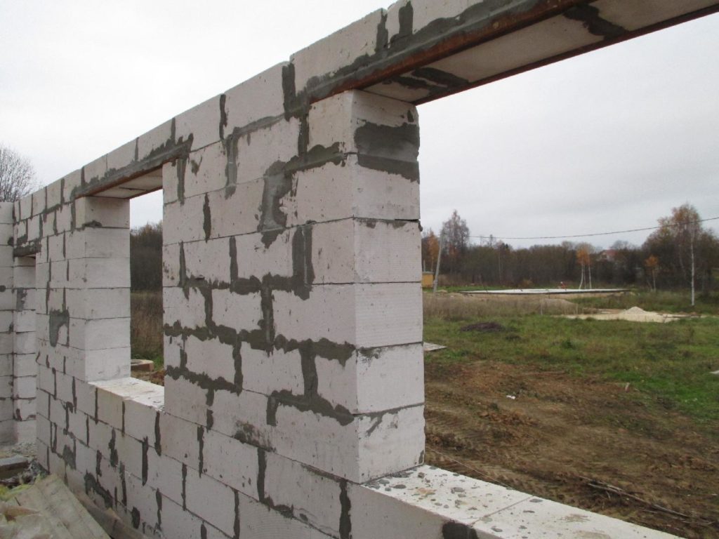 Металевий кутик - практичний матеріал для приватного будівництва